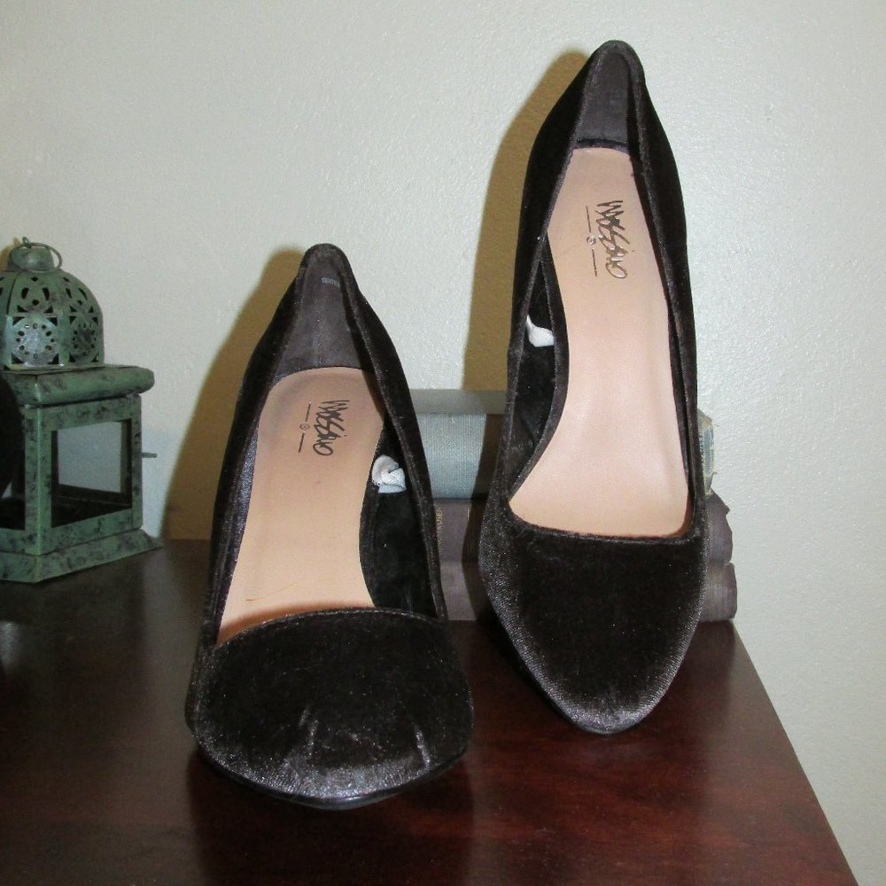Grey Velvet Chunky Heel Dress Shoes NWOT